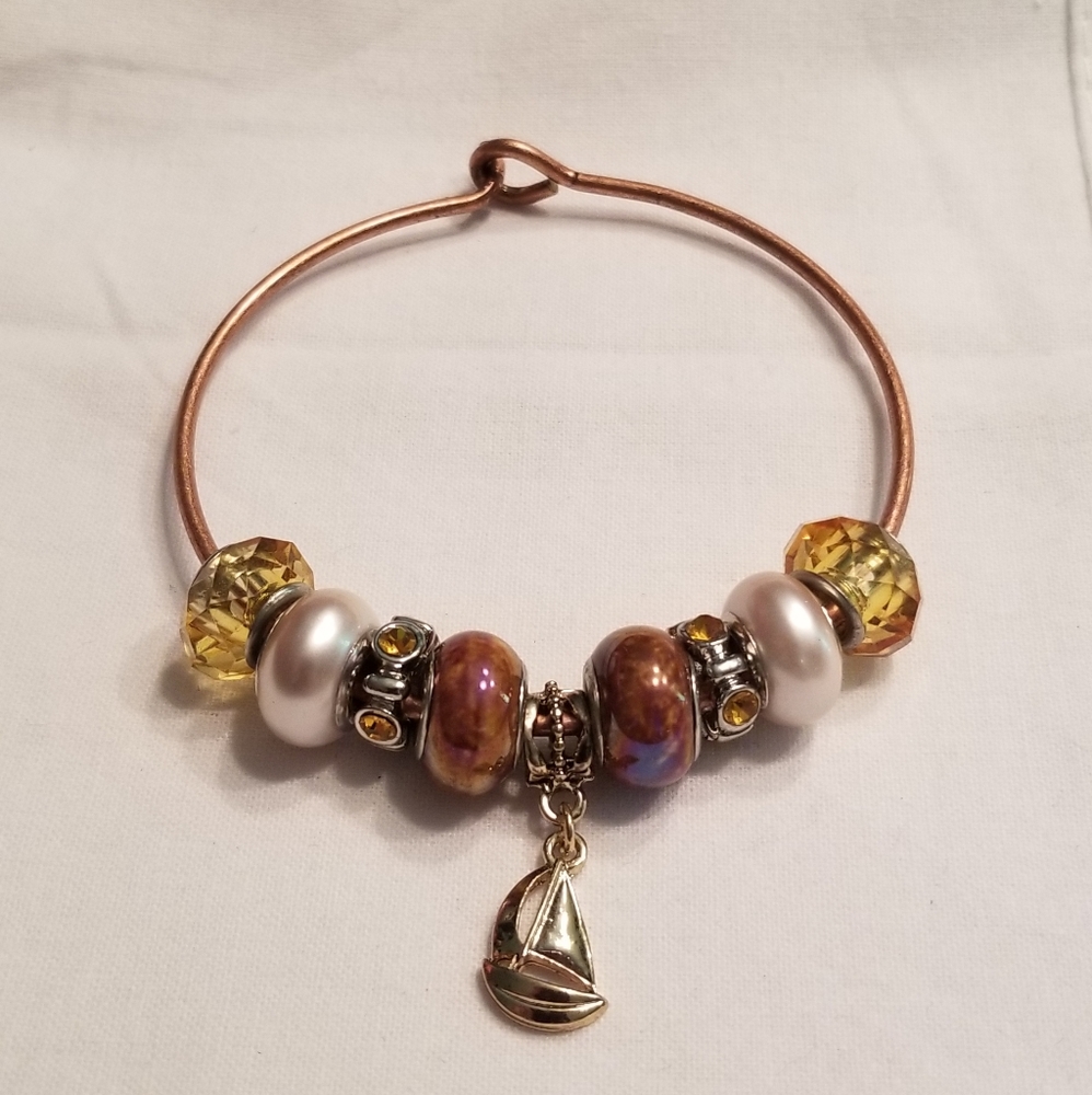 ⛵ Fun amber sailboat hook and loop bracelet